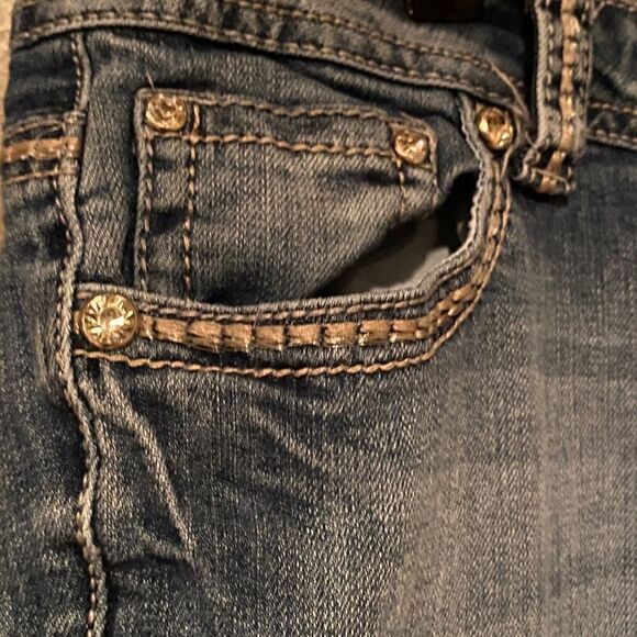 Grace in La Cropped Jeans - Picture 16 of 16